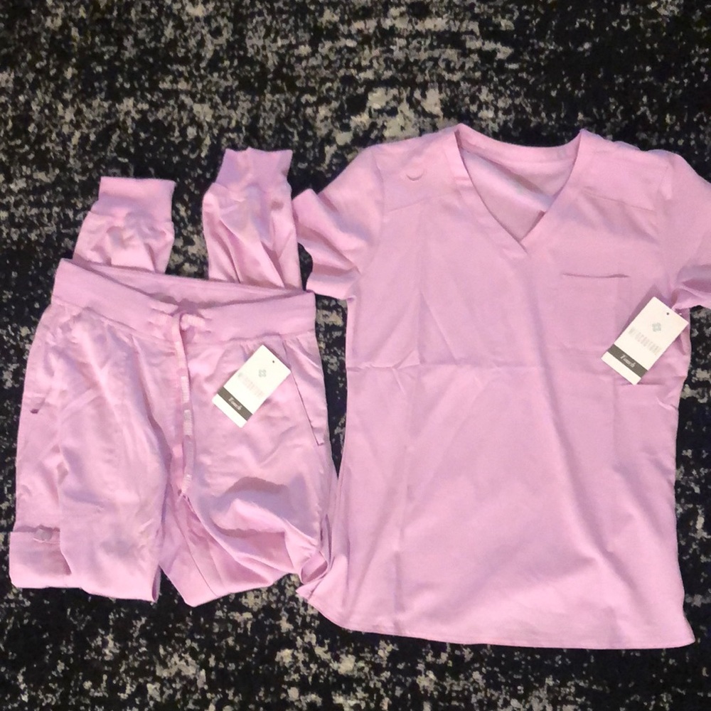 Med Couture Touch Scrub set in LILA